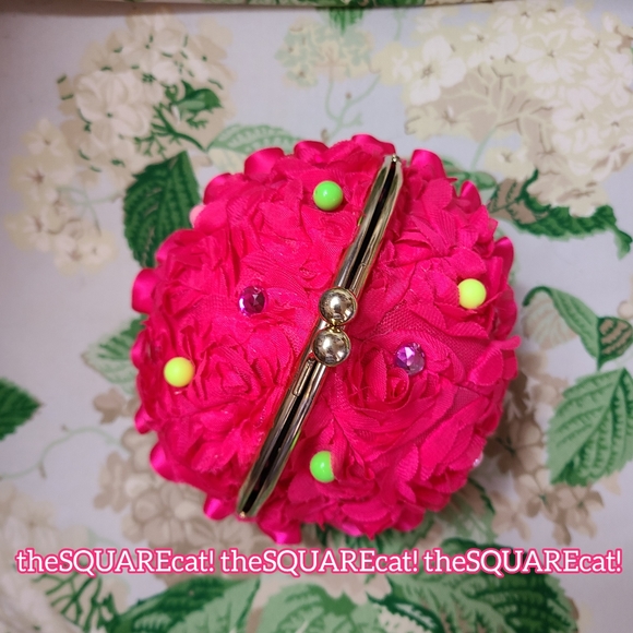 ๐ง Hold my CUPCAKE & watch THiS! Betsey Johnson kitsch kawaii cute clutch purse! - Picture 8 of 16